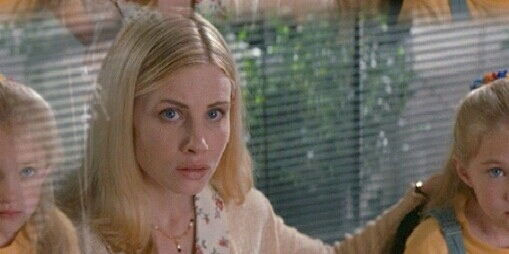 Why Tricia Poe From Con Air Looks So Familiar