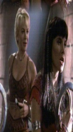 Xena & Gabrielle 19